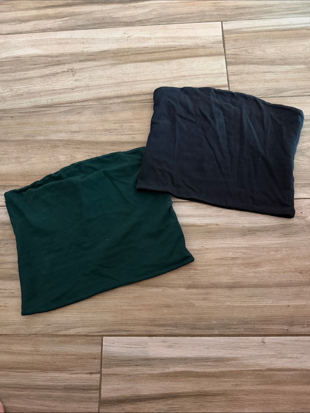 Women’s Brandy Melville Two-Pack Stretch Tube tops— Black & Dark Green